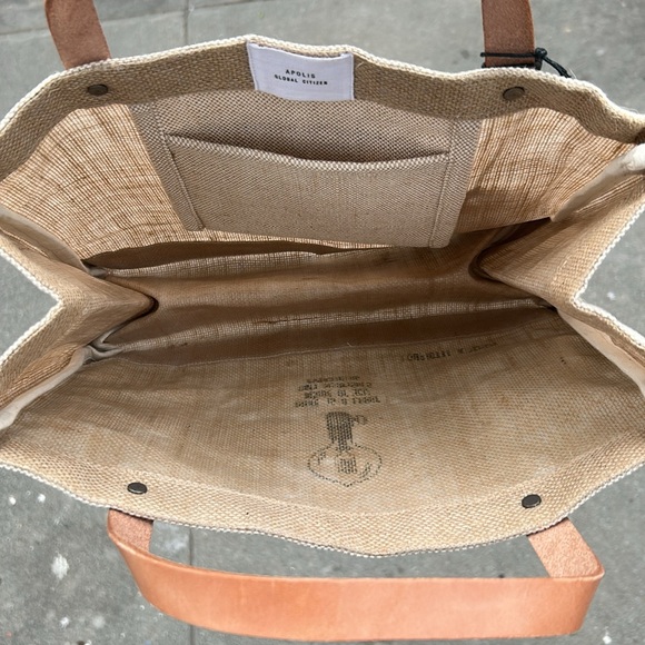 Small tote - Picture 6 of 7